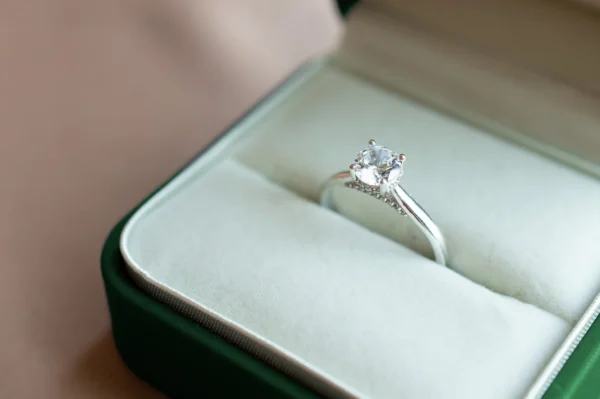 Elegant Diamond Ring